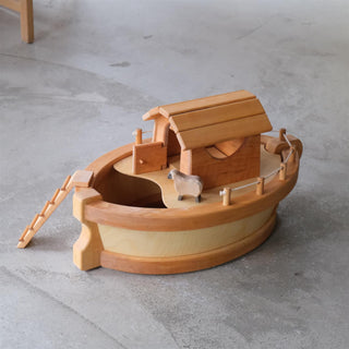 Ship`s cabin / ark house - trefigur