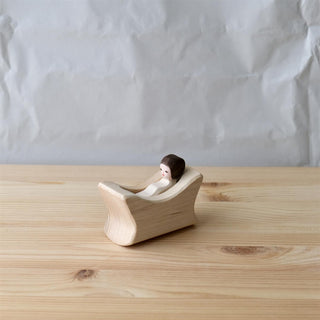 Child in cradle - 2 deler - trefigur