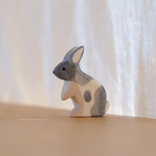 Rabbit b&w standing - trefigur
