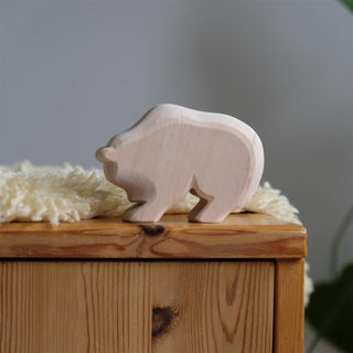 Natural bear running - trefigur