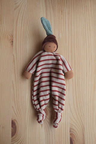 Sovedukke - kastanjebaby - mørk beige - 25cm