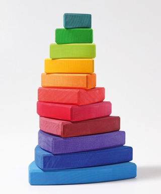 Stort skjevt stabletårn