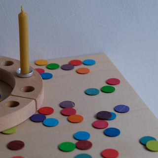 Konfetti dots i regnbuens farger