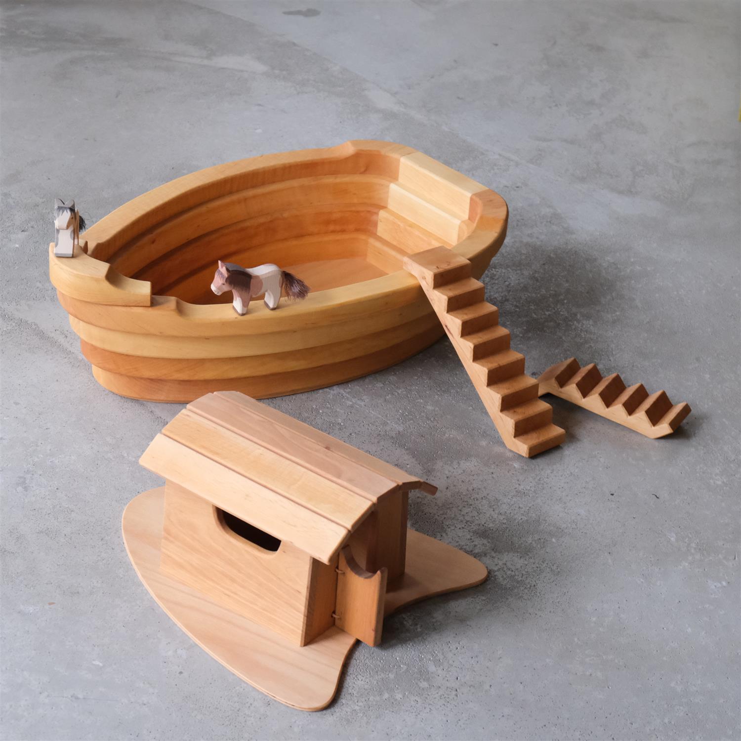 Noahs ark - uten dyr - trefigur