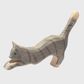 Cat jumping - trefigur