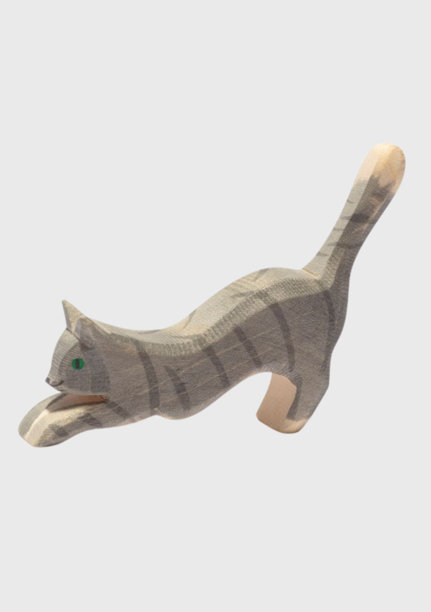 Cat jumping - trefigur
