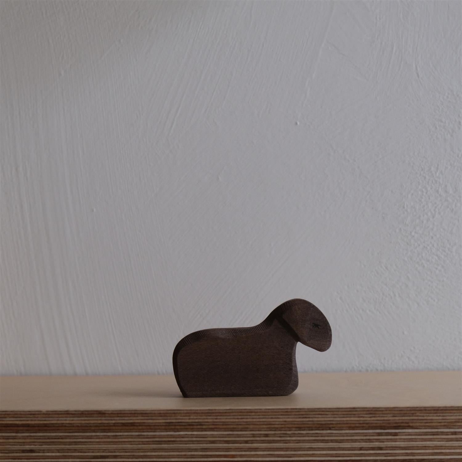 Lamb brown resting - trefigur