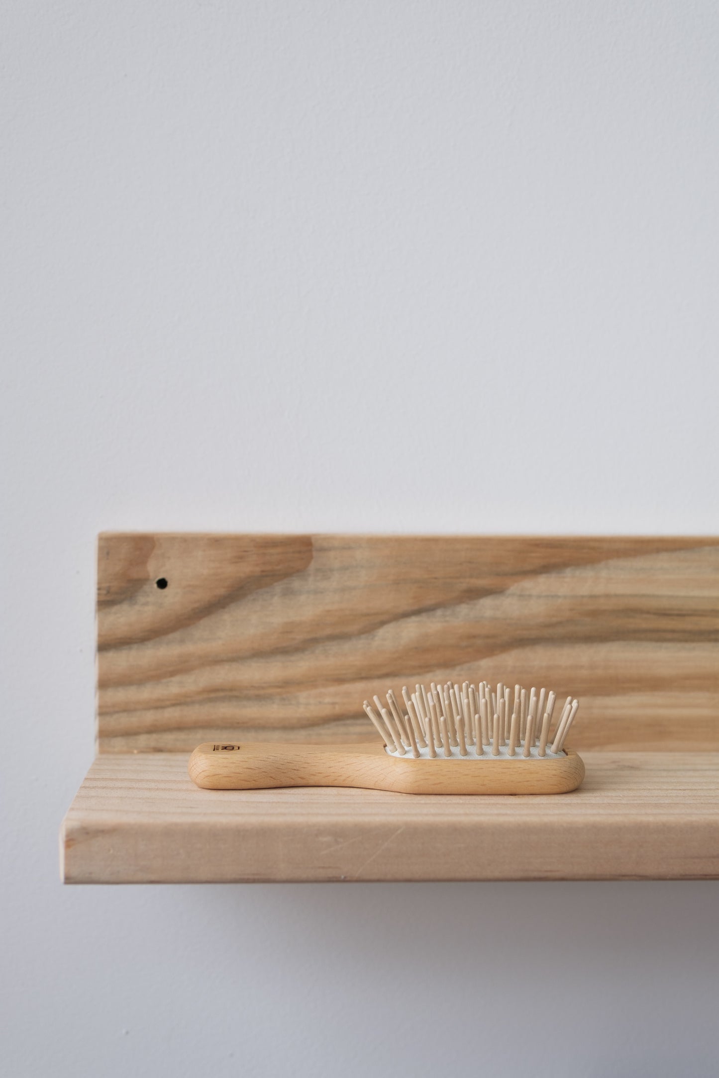 Liten hårbørste med trepigger 11 cm