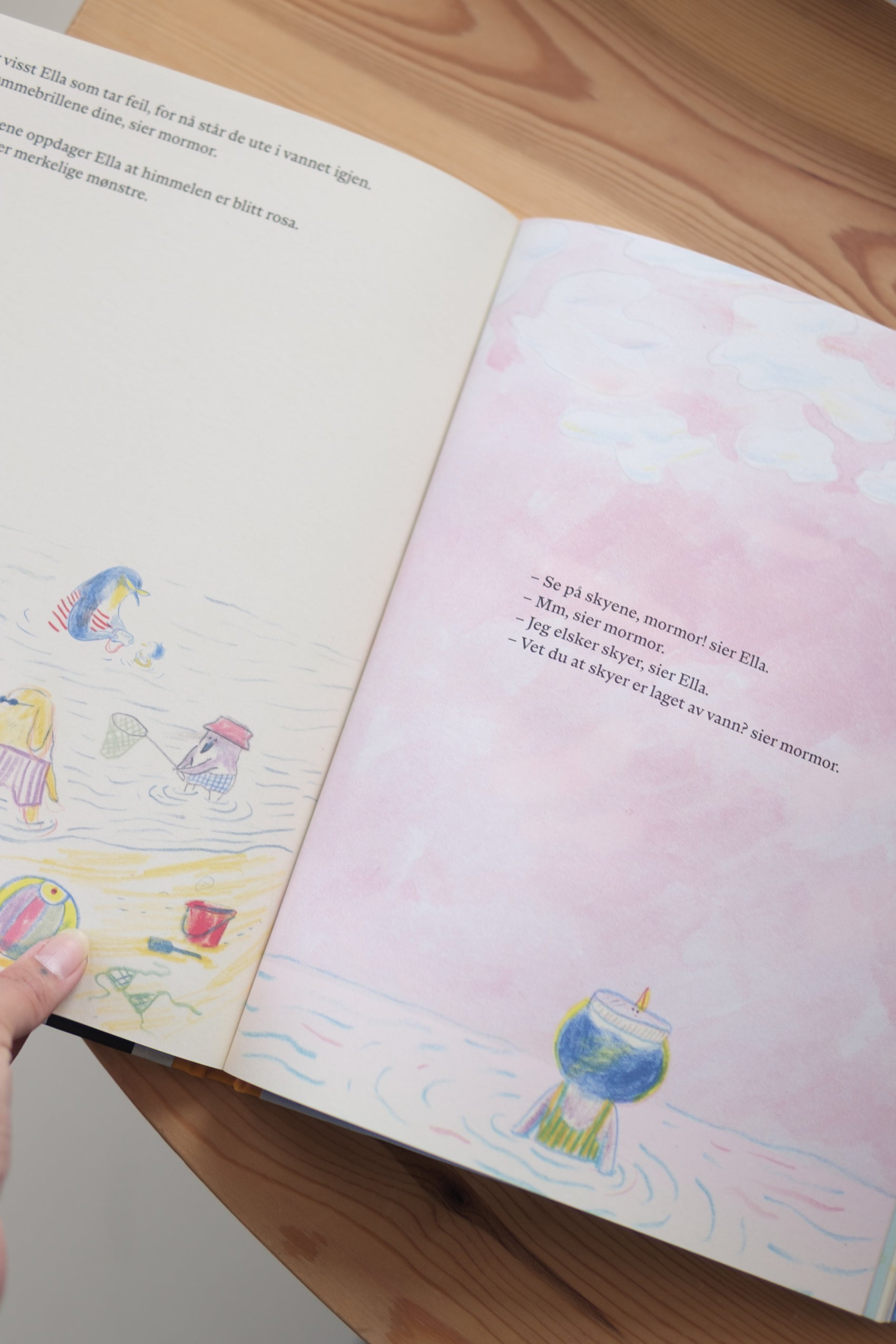 Svømmefugl - Kjersti Annesdatter Skomsvold, Mari Kanstad Johnsen & Rune Døli