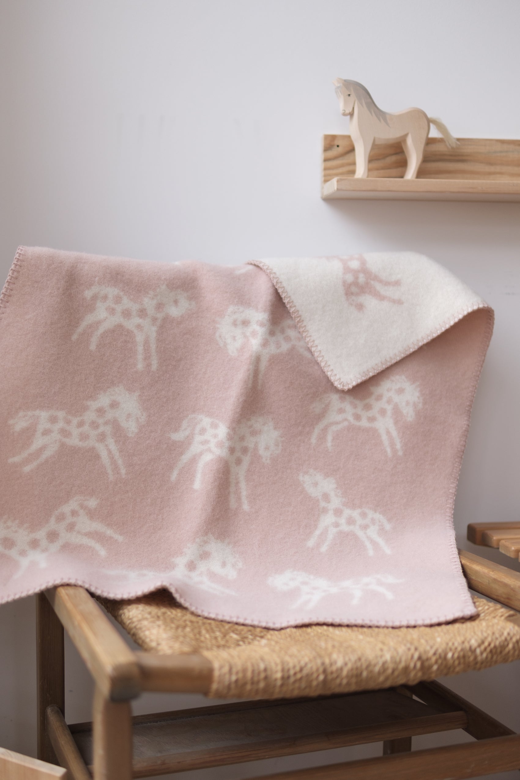 Ponny - 65x90cm - støvrosa, ull