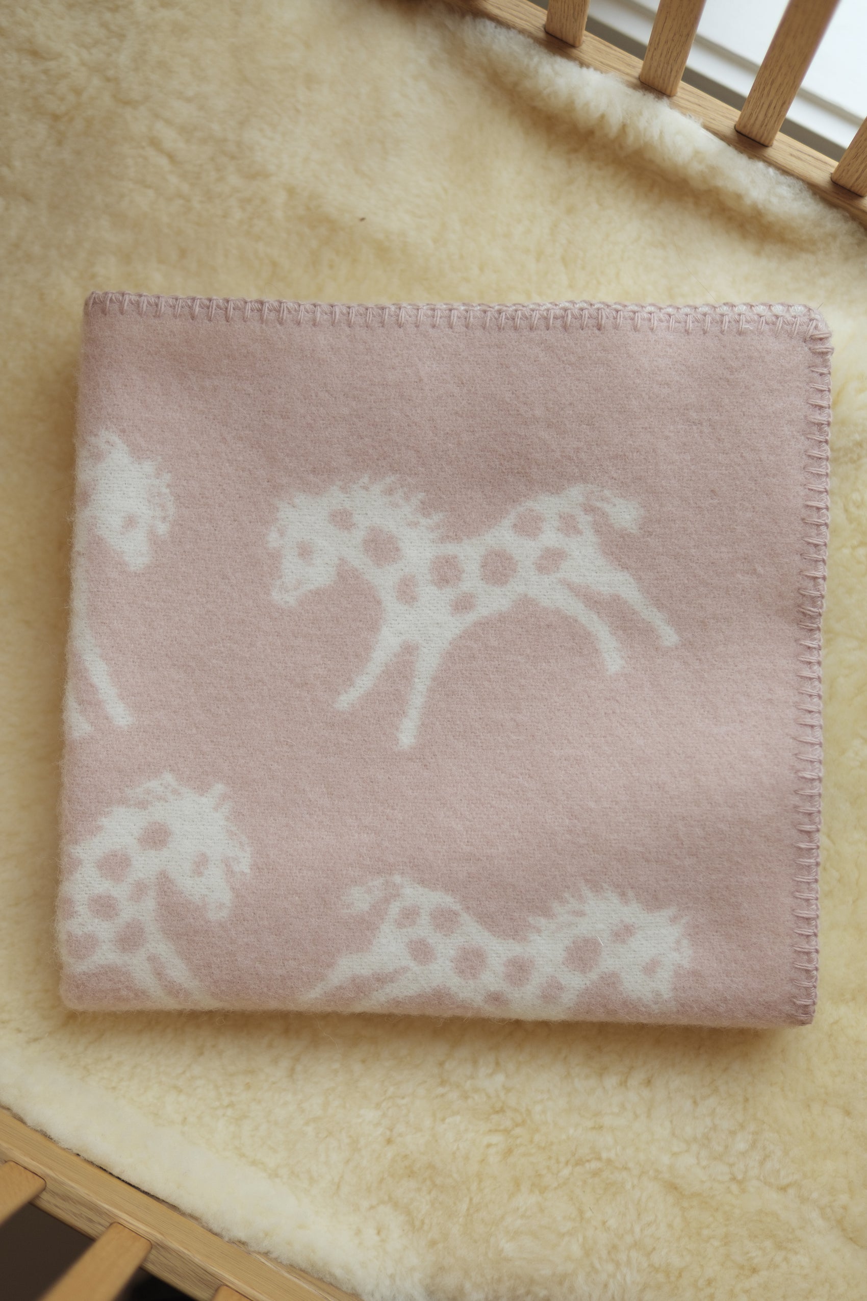 Ponny - 65x90cm - støvrosa, ull