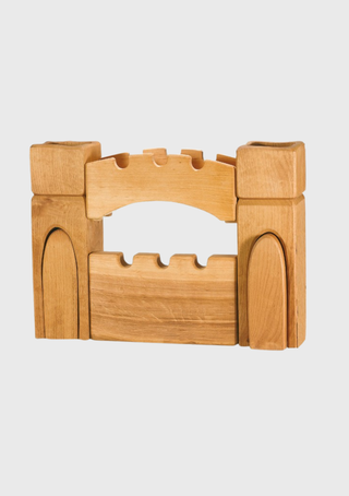 Gateway-set with two towers and wharf