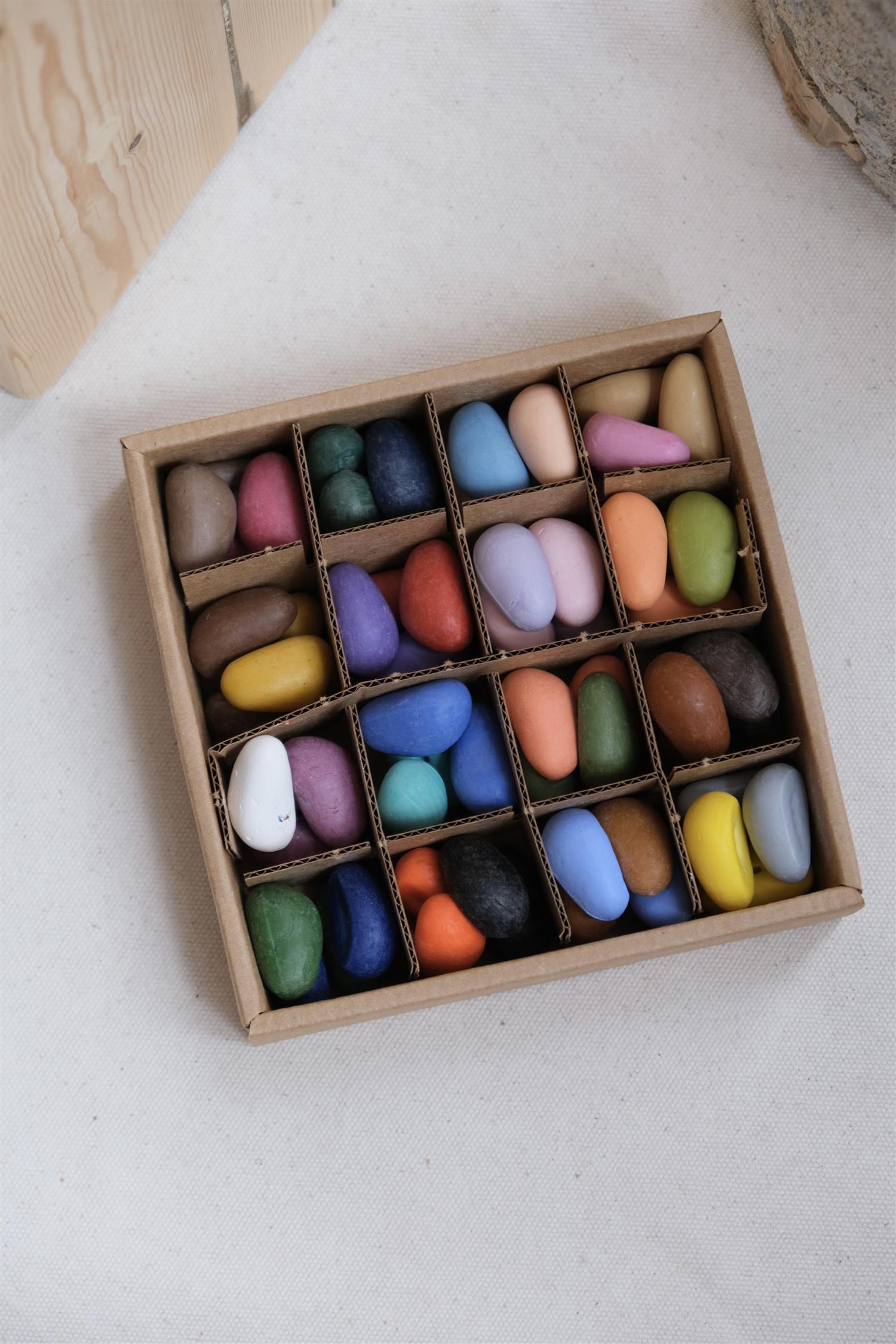 Fargesteiner i øko soya - 64stk