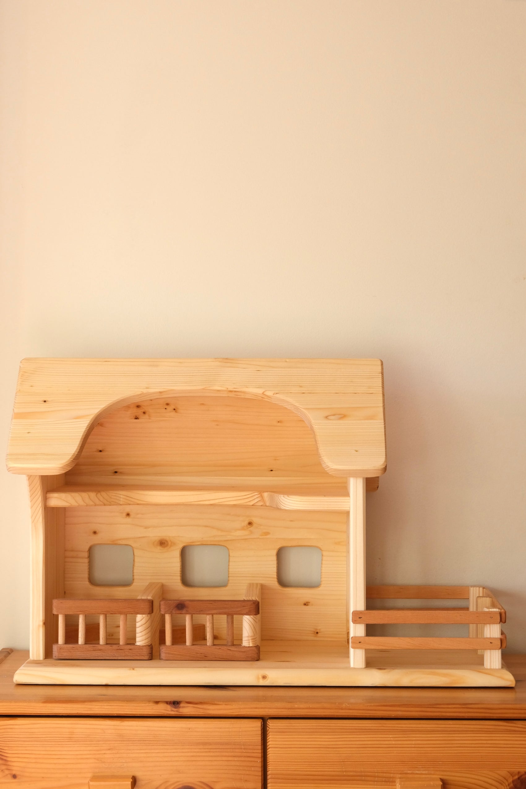 Stall med luftegård