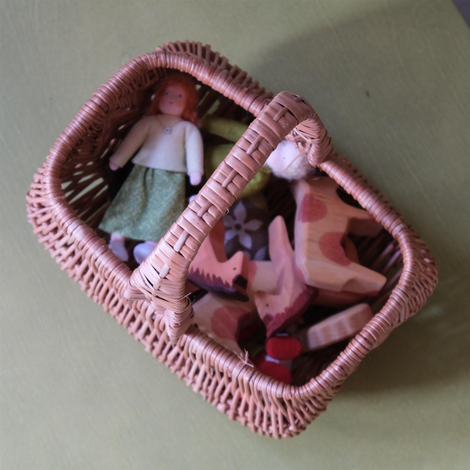 Avlang barnekurv med hank