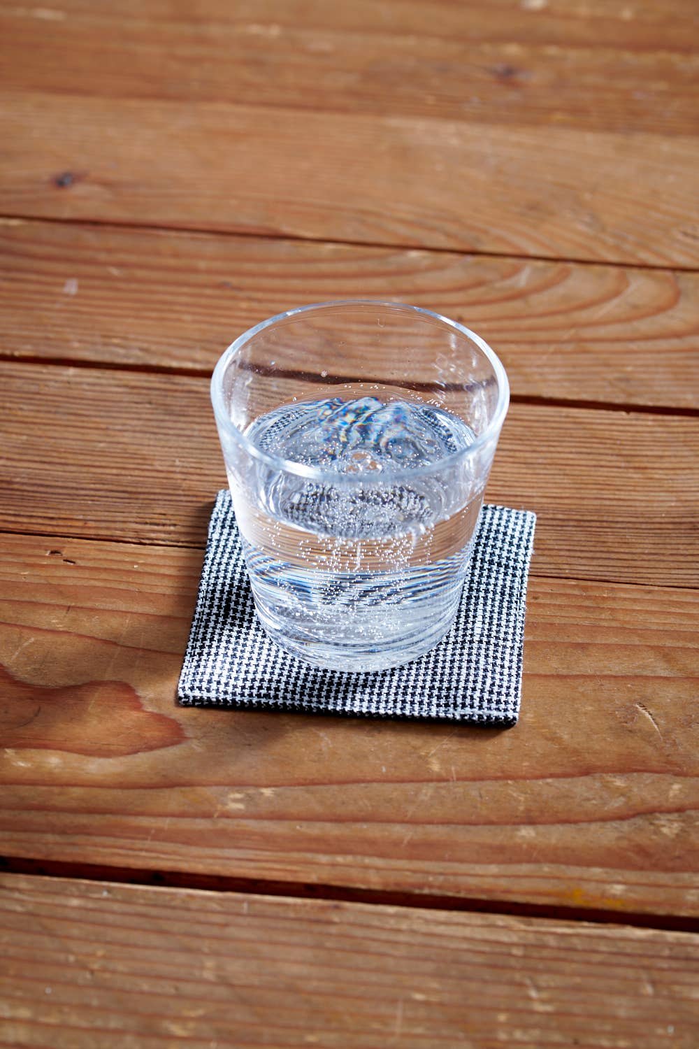 Brikke i lin - Houndstooth