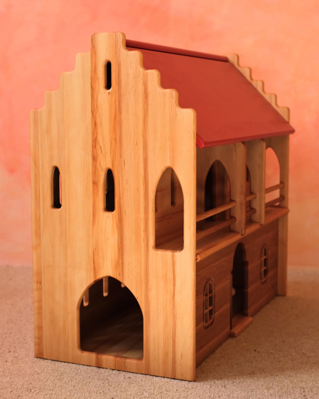 Ridderslott med rødt tak