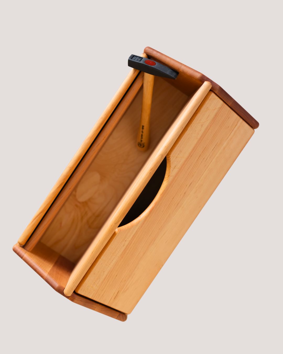 Verktøyskasse med lokk