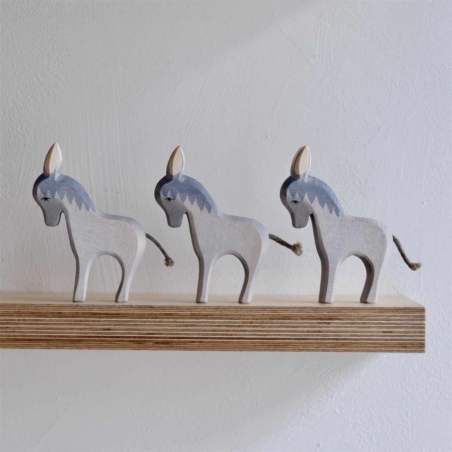 Donkey standing - trefigur