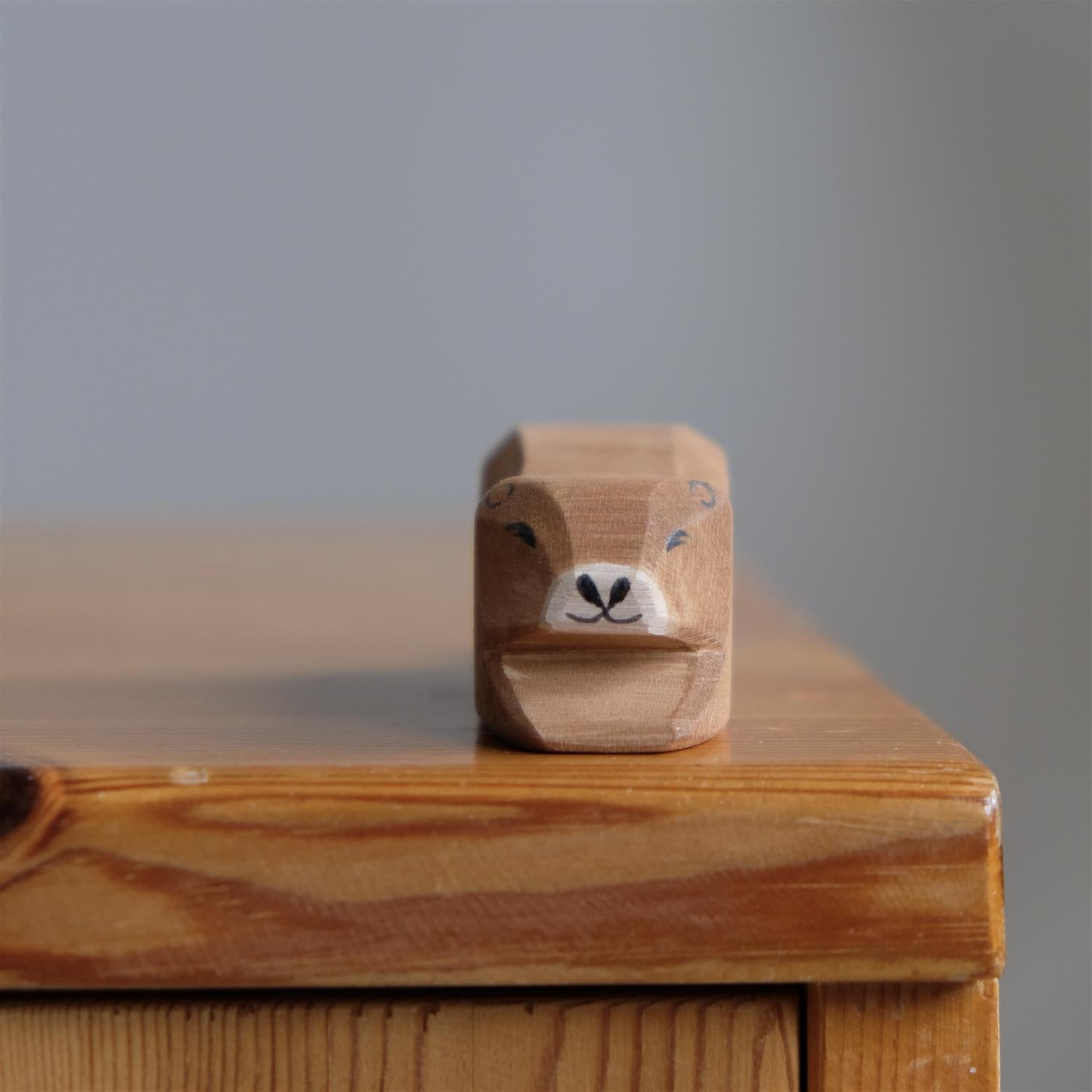 Beaver lying - trefigur