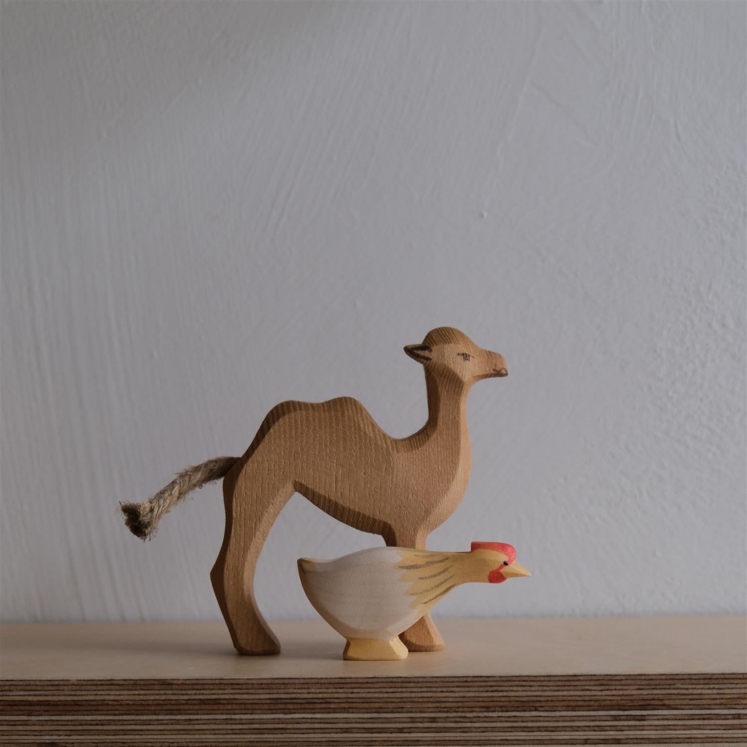 Hen ochre long - trefigur