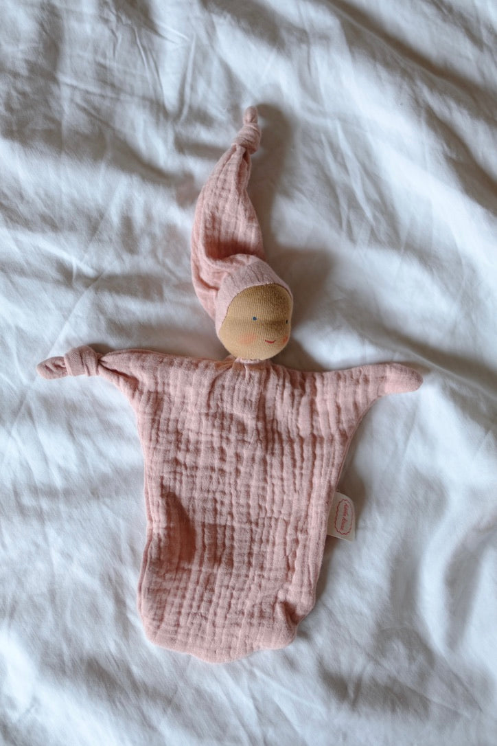 Imp - rose koseklutdukke - 23cm