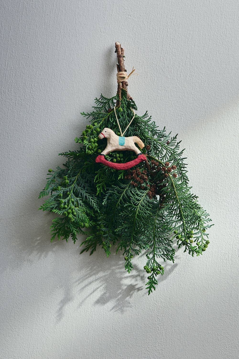 Gyngehest - pappmasjé juletrepynt