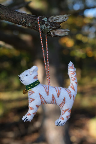 Dyrepynt i filt - håndlaget av gjenbrukt tekstil