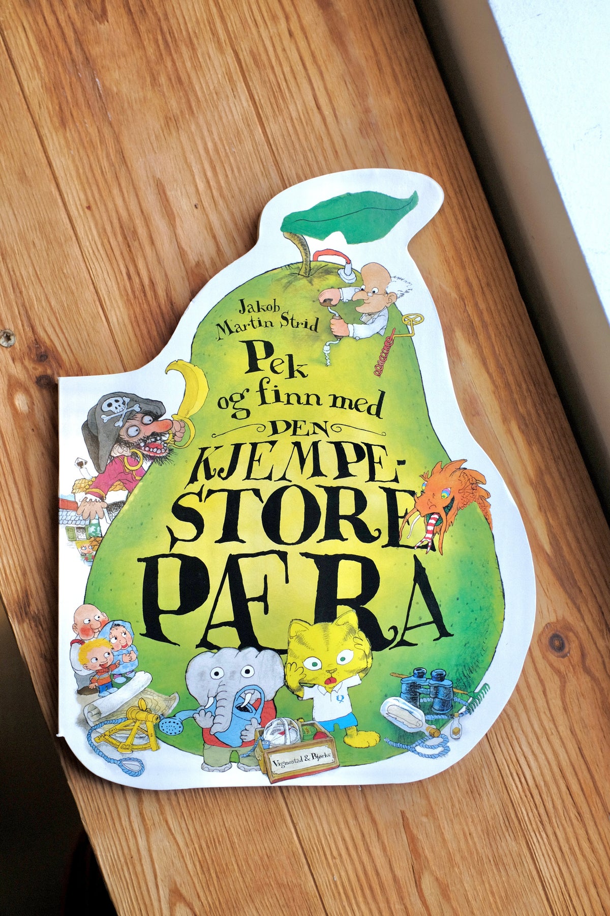 Pek og finn med den kjempestore pæra - Jakob Martin Strid