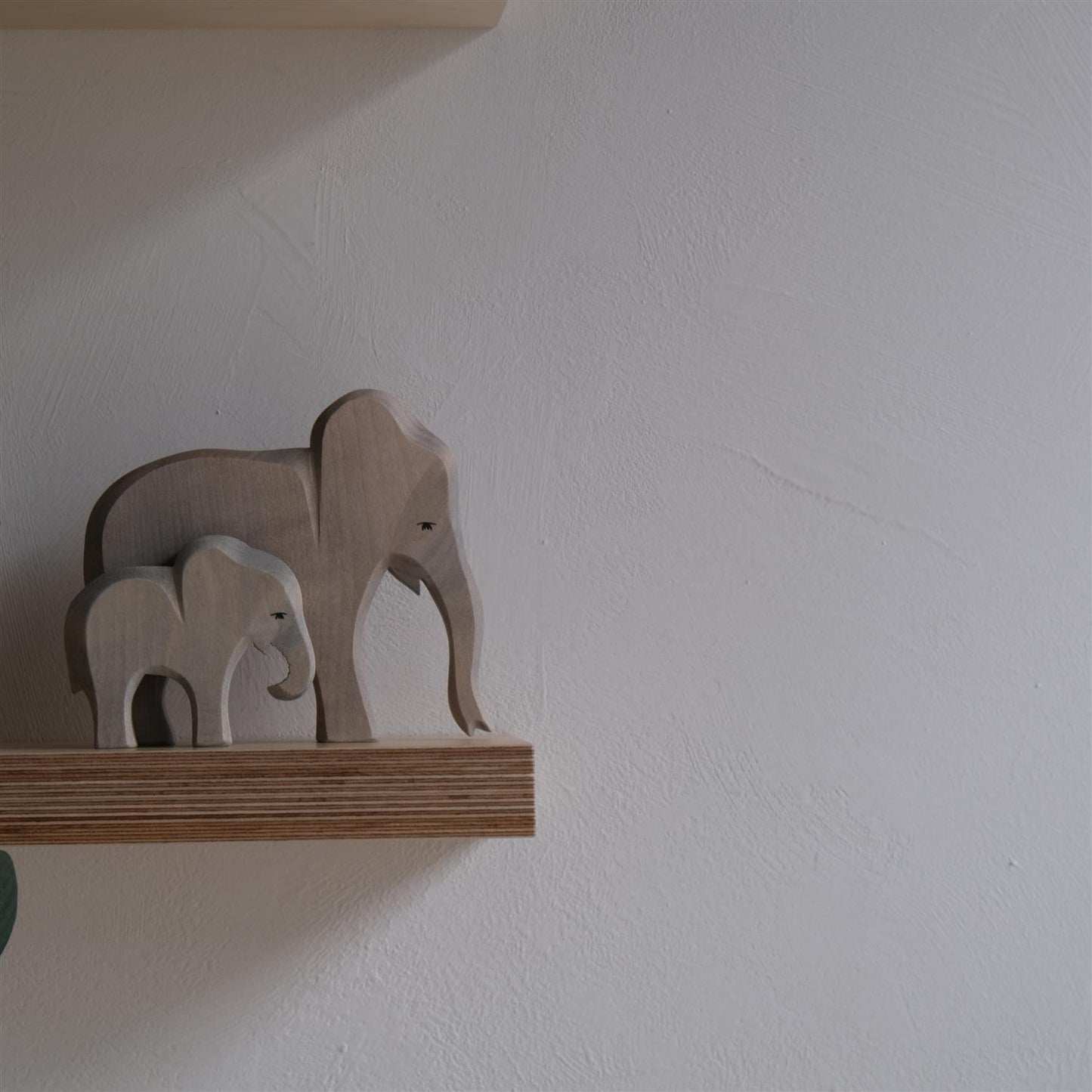 Elephant cow - trefigur