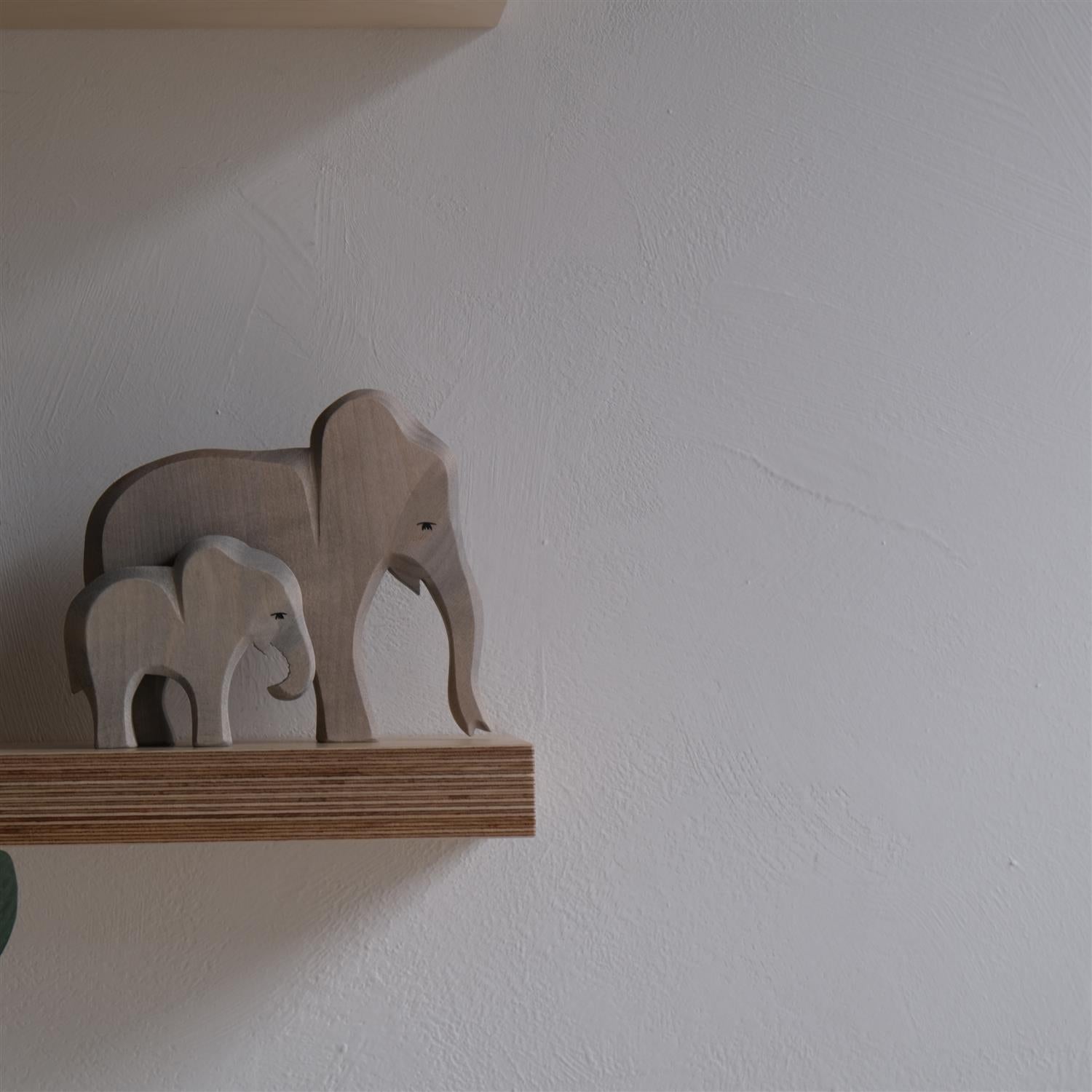 Elephant cow - trefigur
