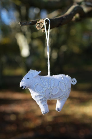 Dyrepynt i filt - håndlaget av gjenbrukt tekstil