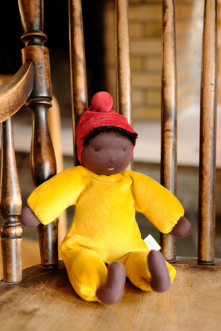 Nana - Saffron kosedukke - 35 cm