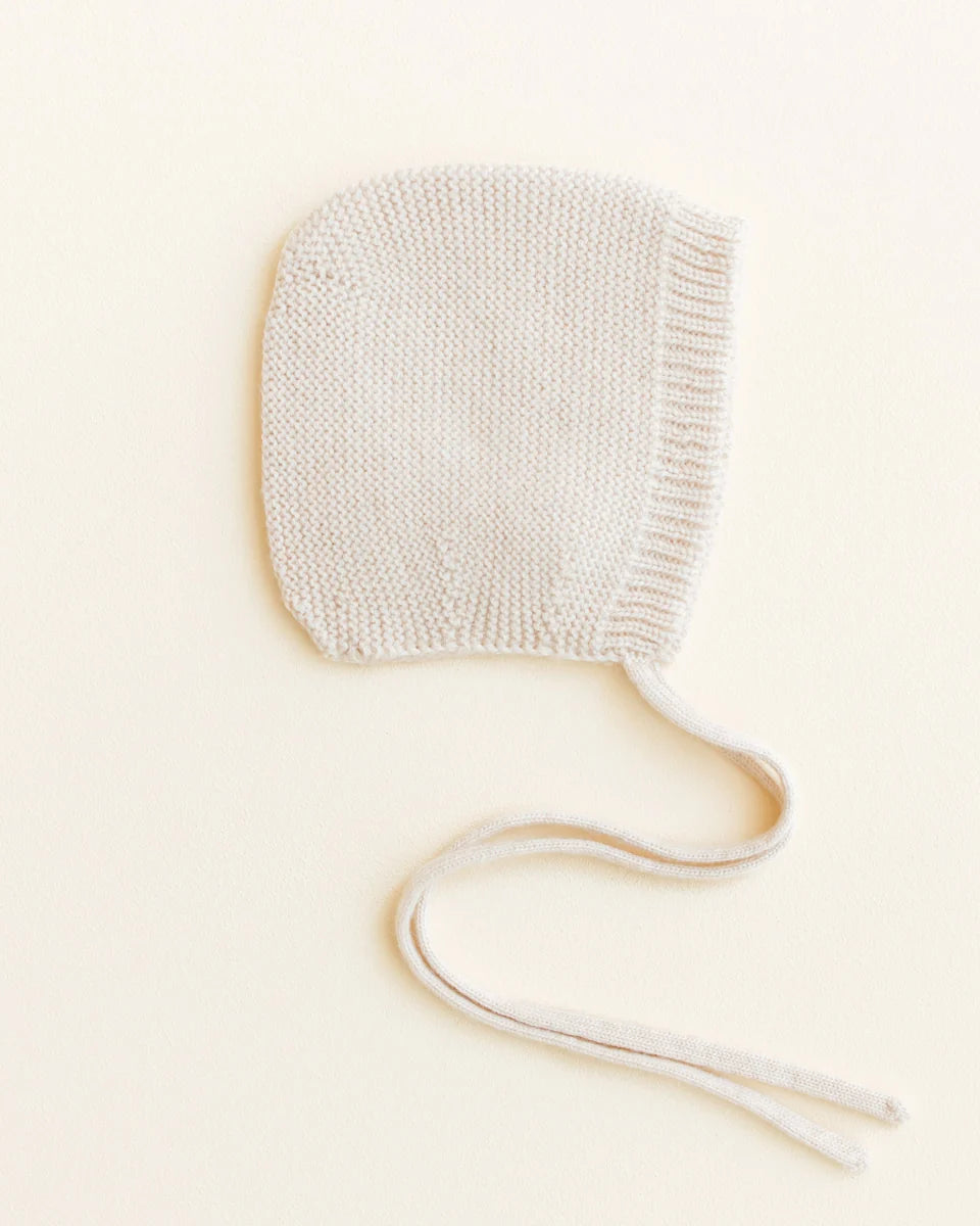 Newborn bonnet - nyfødtlue i merinoull - Cream