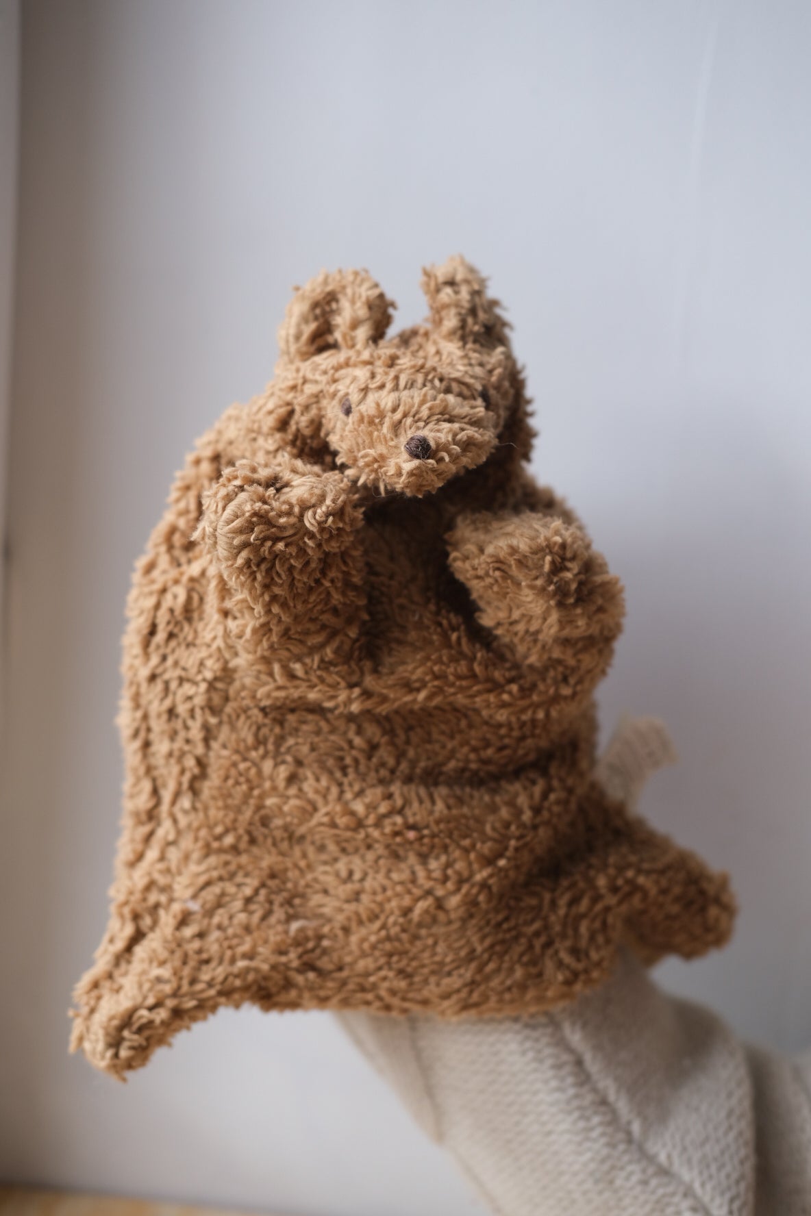 Hånddukke Browny - 25cm