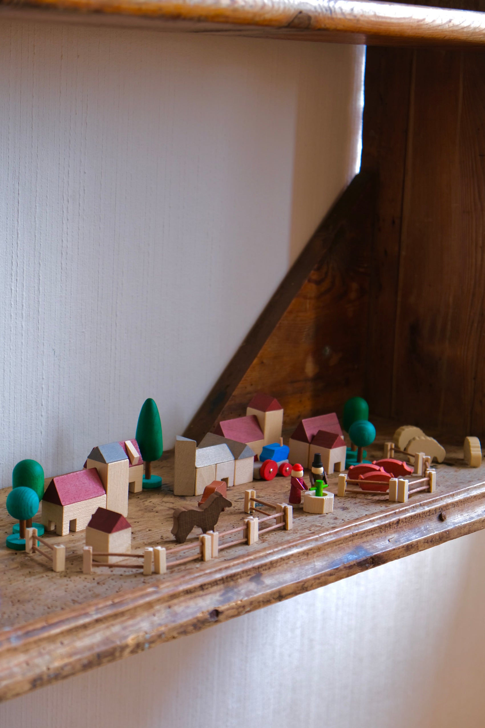 Gårdslivet i treeske