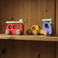 Jeep i tre med campingvogn