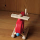 Brannhelikopter med propell i tre