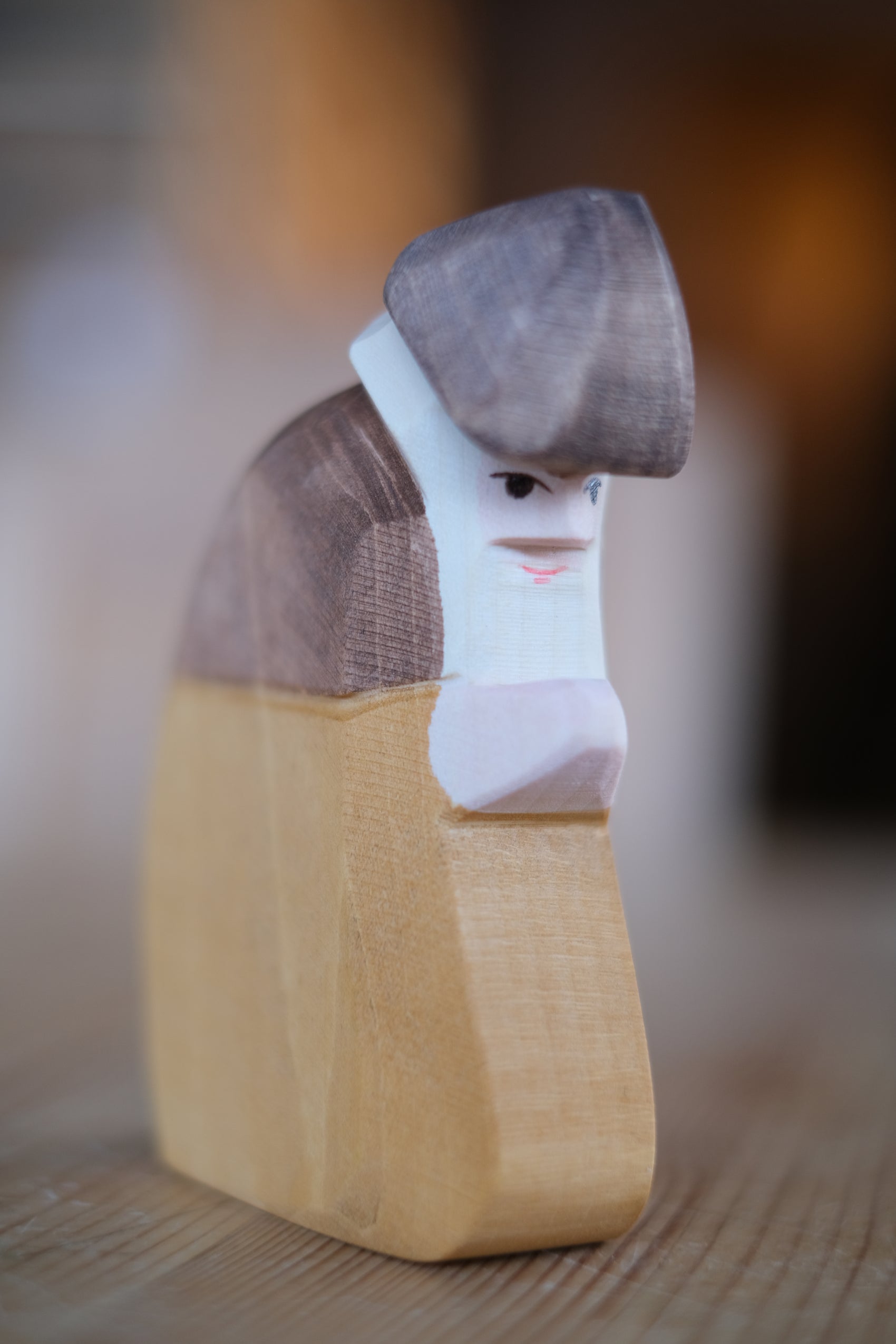 Shepherd kneeling - trefigur