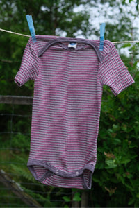 T-skjorte body - silke/ull/bomull - plomme flerstripet