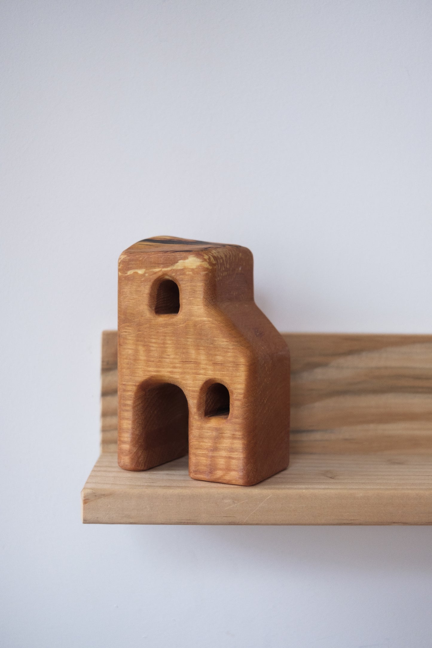 Lite trehus med loft