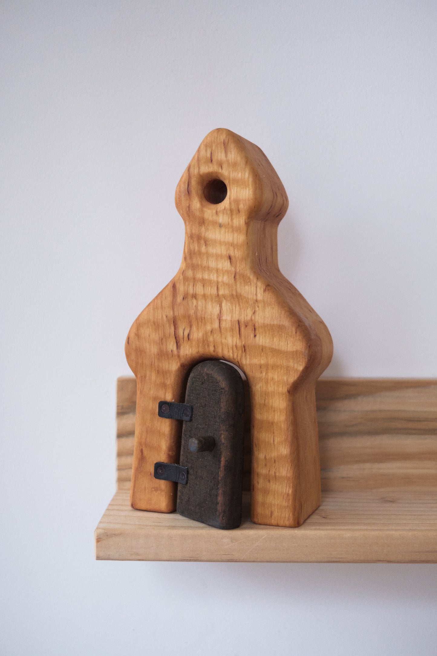 Klokketårn med dør