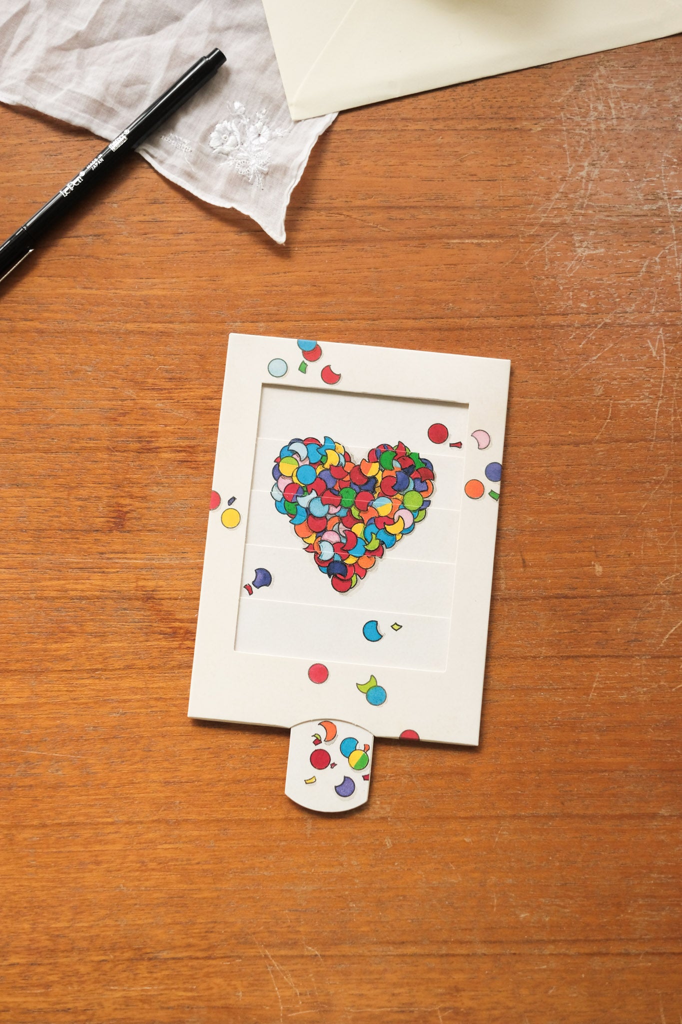 Bevegelig kort - konfetti hjerte