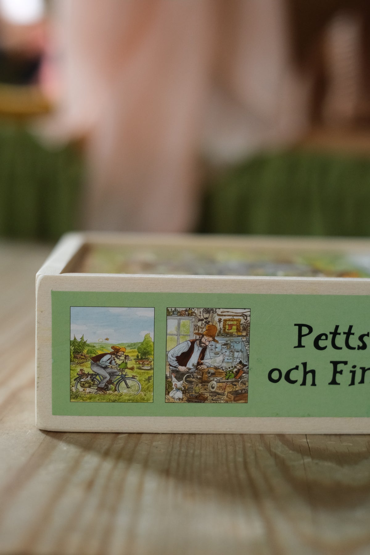 Gubben og katten - puslespill i treeske - 4 motiv