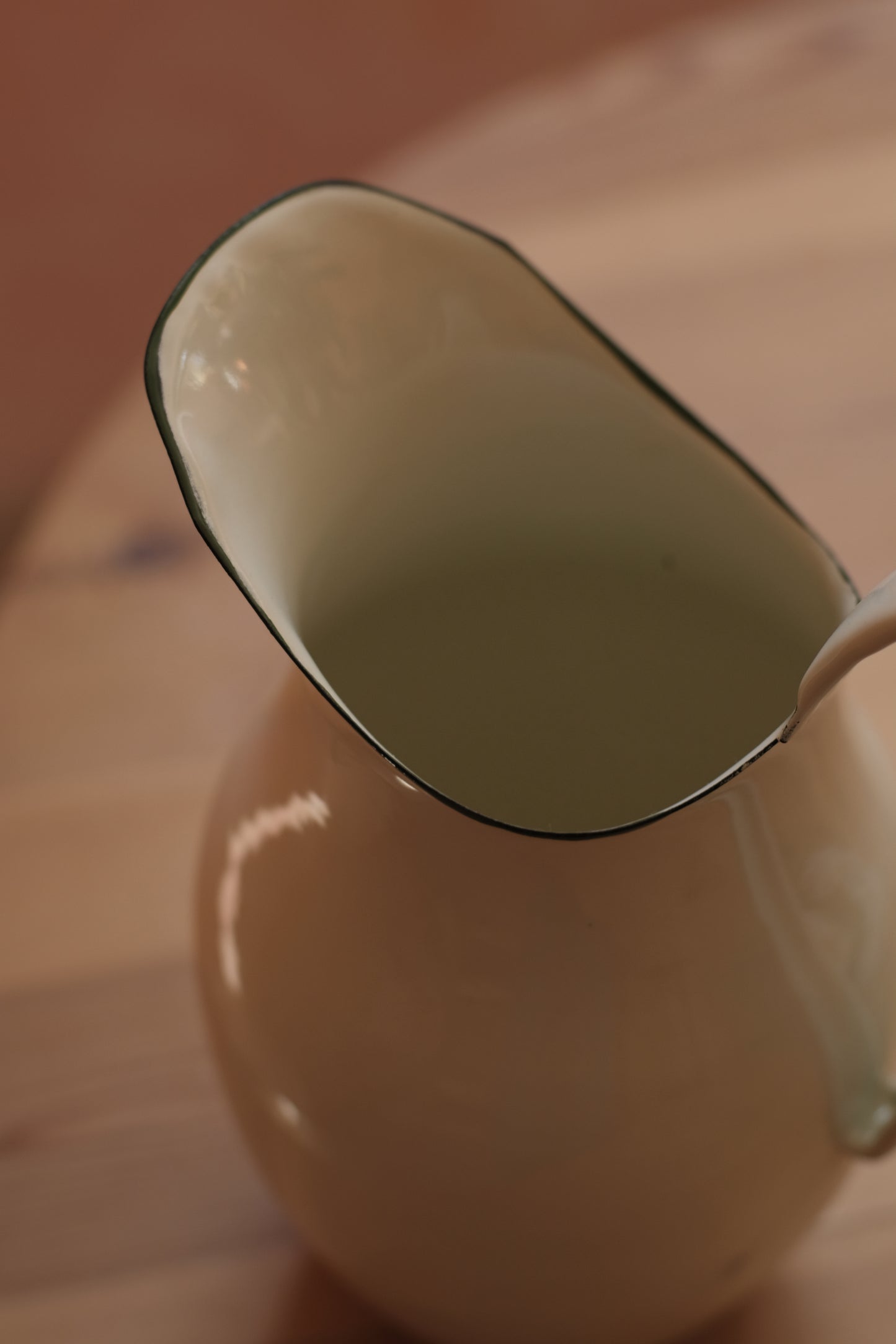 Mugge - mosegrønn kant - 2,5 L