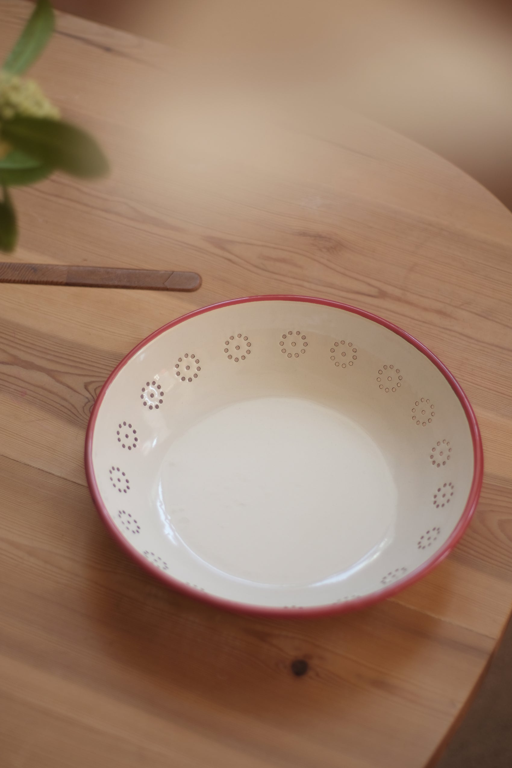 Fruktskål - rød kant - 27 cm
