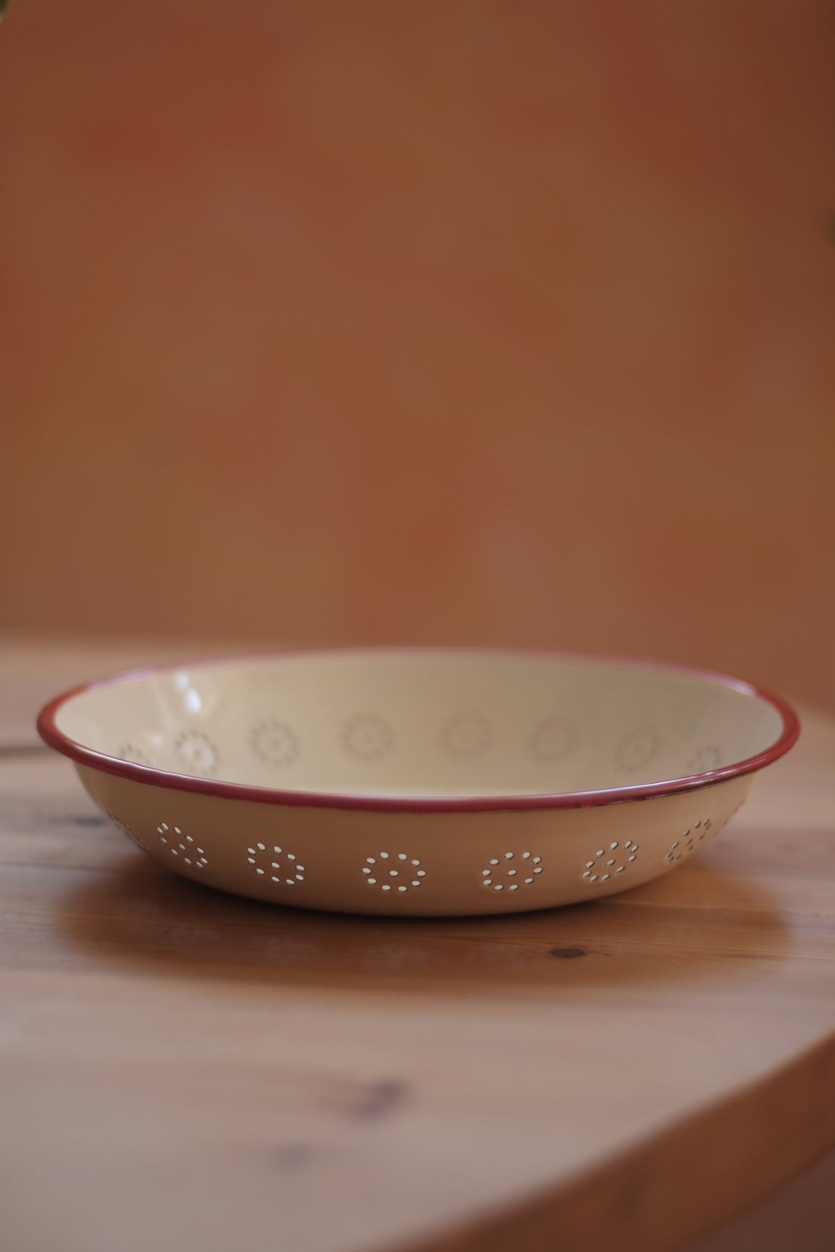 Fruktskål - rød kant - 27 cm