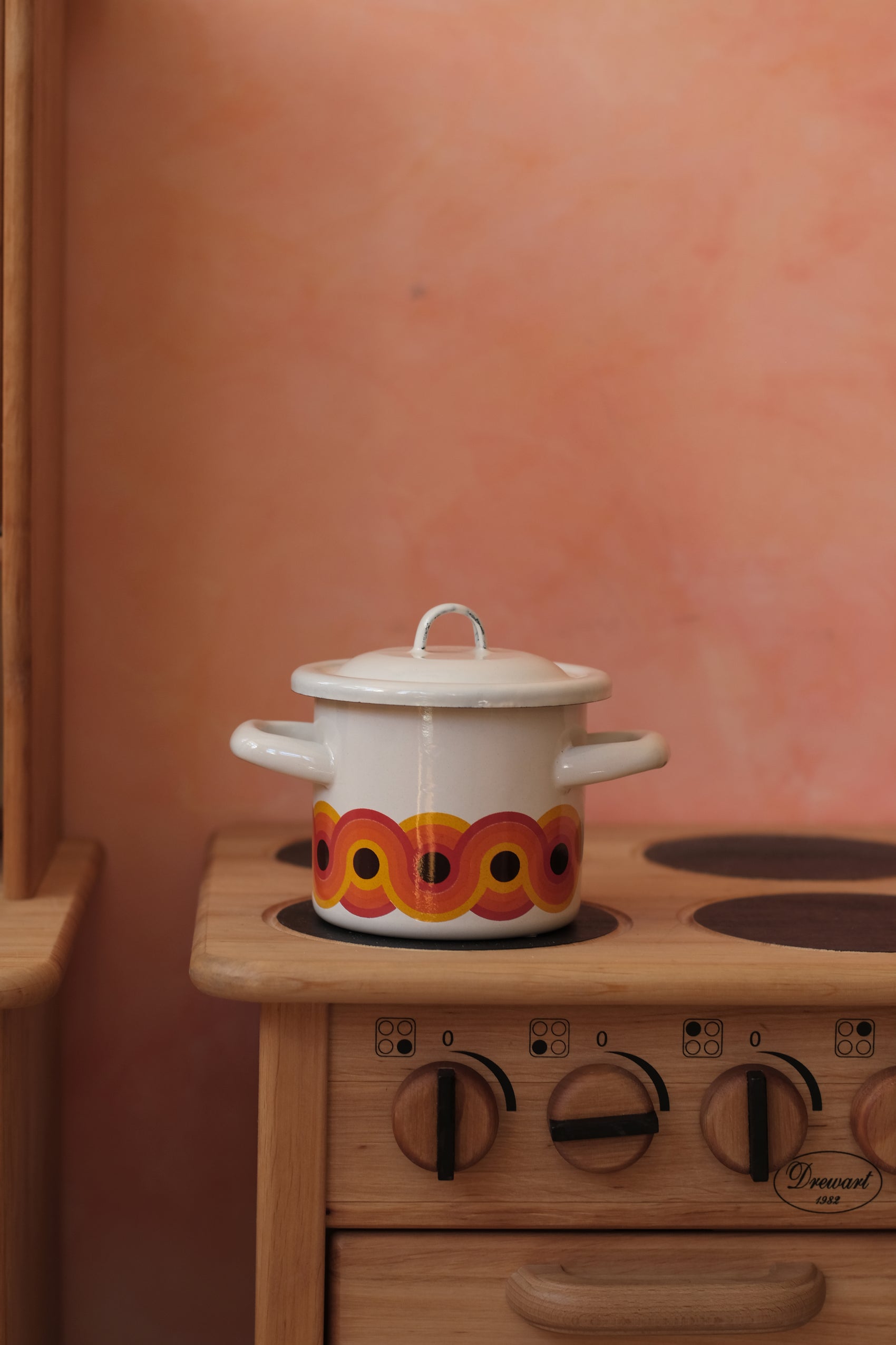 Retro gryte med lokk - 10 cm