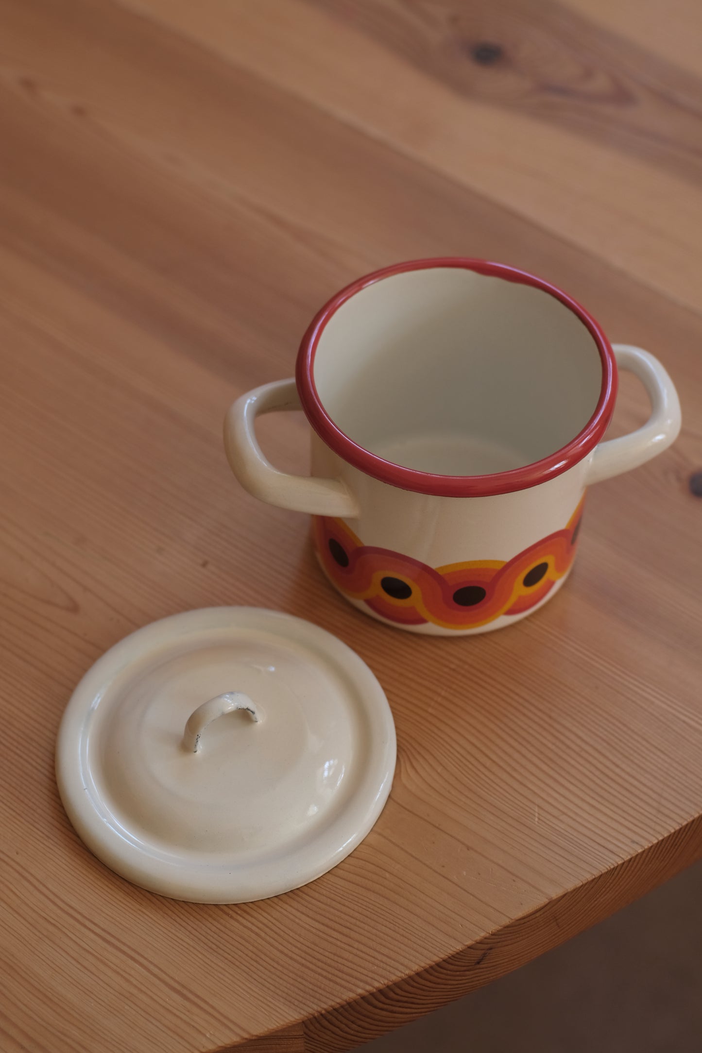 Retro gryte med lokk - 10 cm