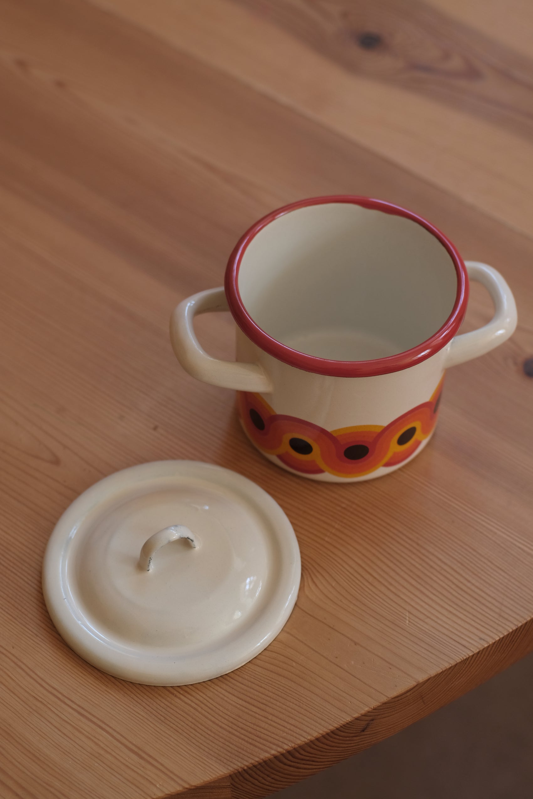 Retro gryte med lokk - 10 cm